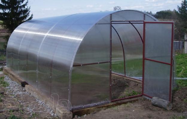 Продаем теплицы арочного типа